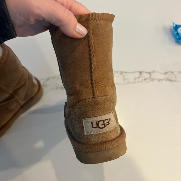 Used uggs - Picture 4 of 8